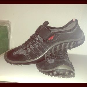 Rocket Dog slip on sho